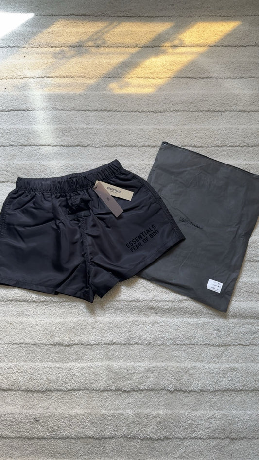 ESSENTIALS BLACK SHORT